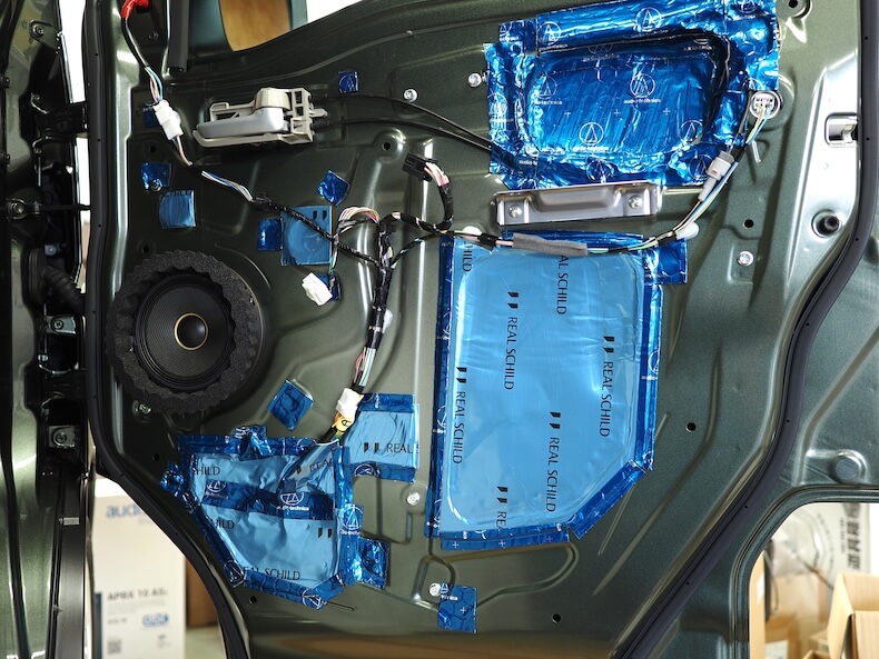 日産クリッパーリオのフロントドアにカロッツェリアのスピーカーを取り付け