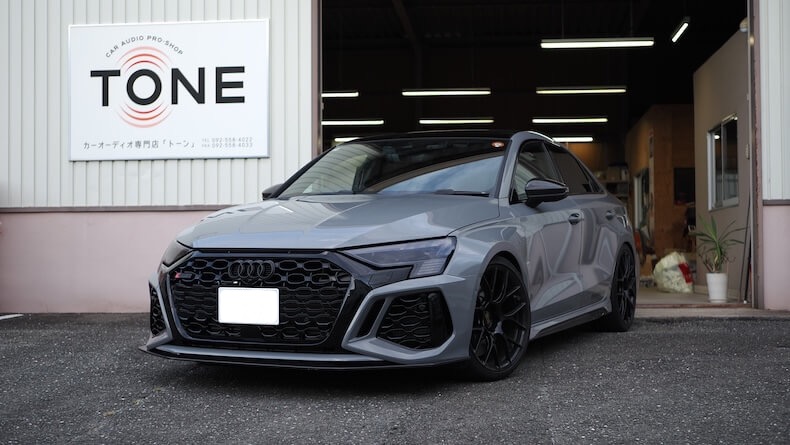 アウディ RS3 サブウーファー取り付け
