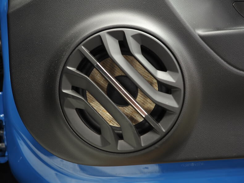 アルピーヌA110のフロントドアスピーカー