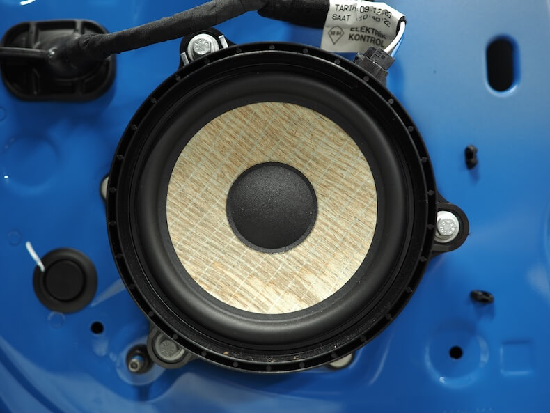 SA030087アルピーヌA110のフロントドアスピーカー