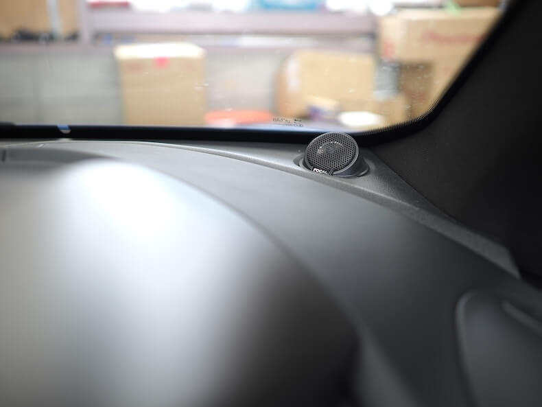 SA030087アルピーヌA110のダッシュボード上のツィーター