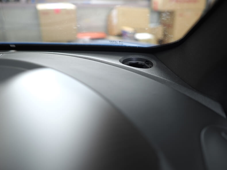 SA030087アルピーヌA110のダッシュボード上のツィーター