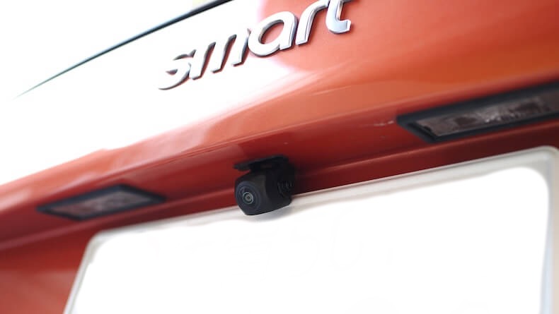 スマートフォーツーにバックカメラを取り付け