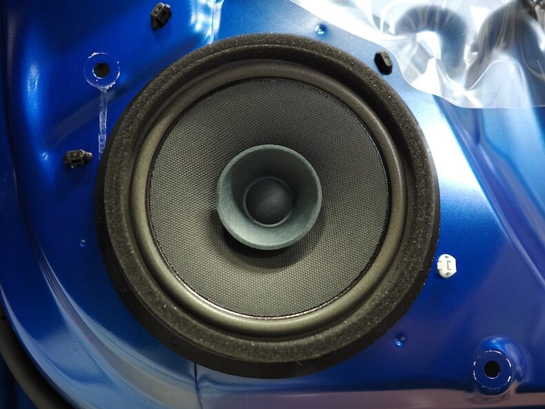 スズキスイフトスポーツのフロントドアスピーカー