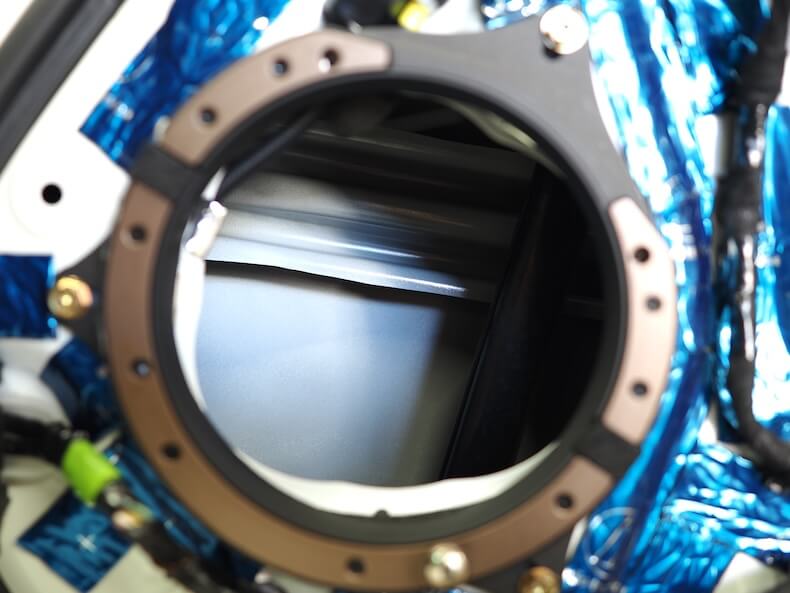 マツダロードスターのドアスピーカー裏