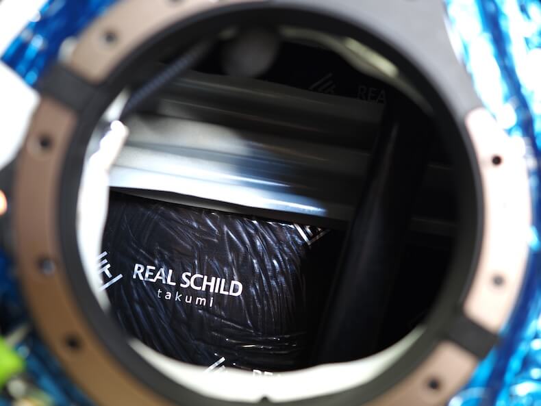 マツダロードスターのドアスピーカー裏を制振