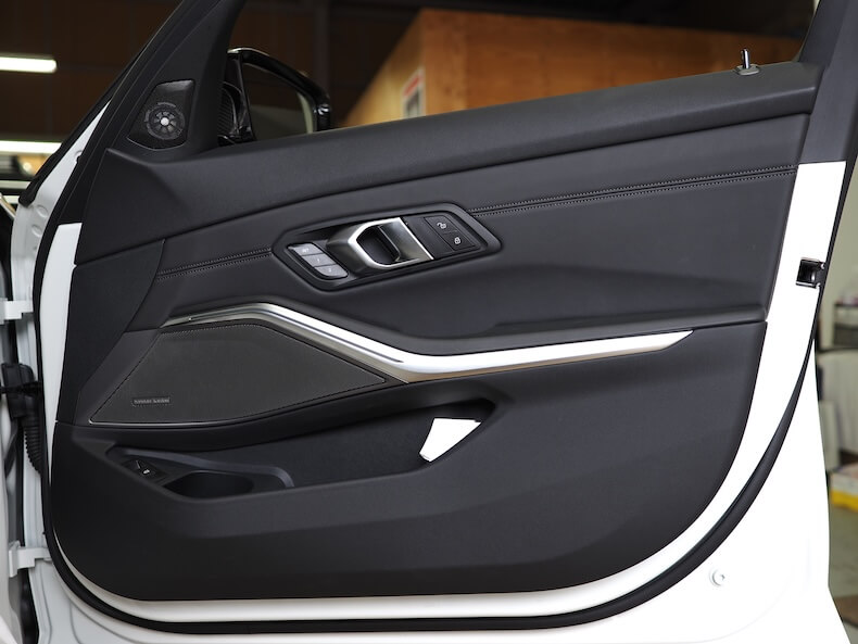 BMWM3のフロントドア内張