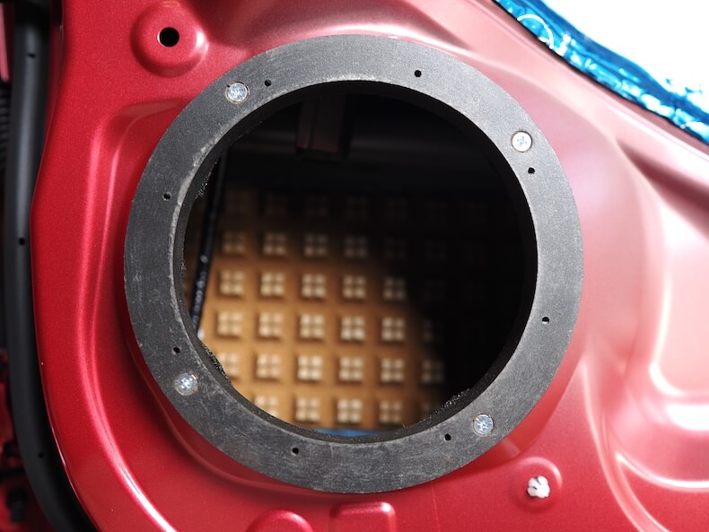 ホンダフィットのフロントドアにオリジナルインナーバッフルを取り付け