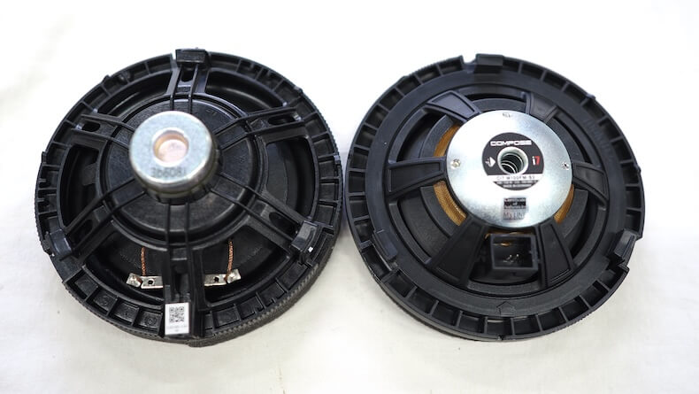 メルセデスベンツCクラスW206の純正スピーカーとヘリックスのスピーカー