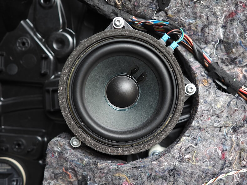 BMW5シリーズのフロントドアスピーカー
