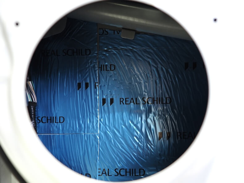 トヨタRAV4のフロントドアスピーカー裏を制振