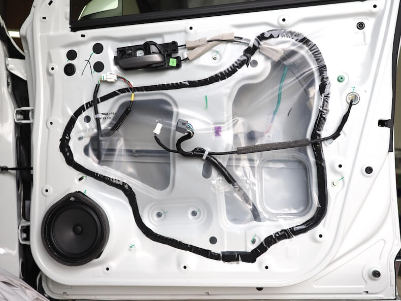 ホンダWR-Vのフロントドア内部