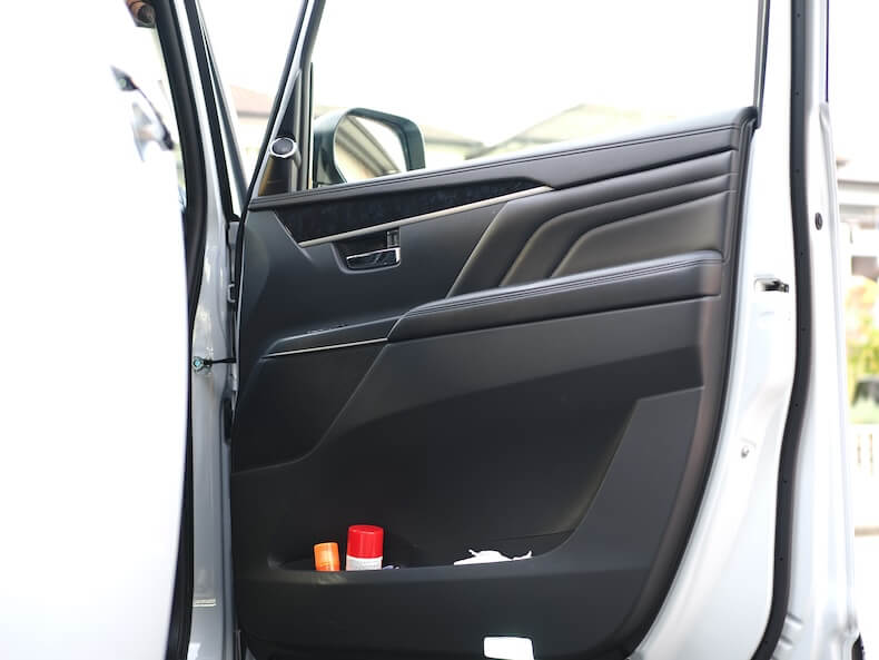 三菱デリカD5のフロントドアにカロッツェリアのスピーカーを取り付け