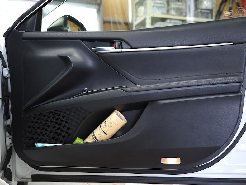 トヨタカムリのフロントドア内張