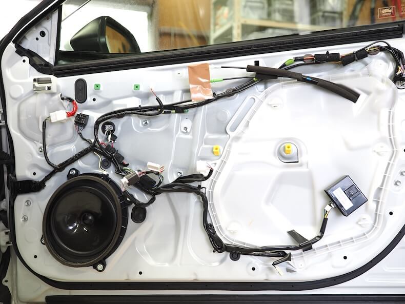 トヨタカムリのフロントドア内部