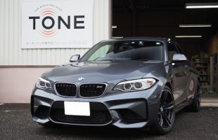 ＢＭＷ Ｍ２（Ｆ８７）フロントドアスピーカーとシート下ウーファー交換