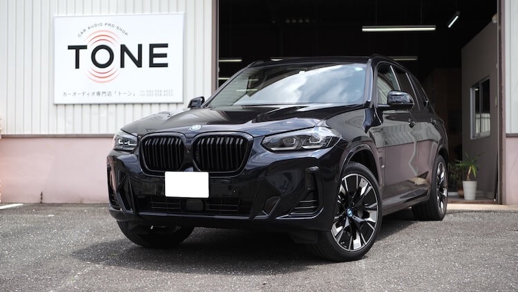 ＢＭＷ ｉＸ３ ドアとタイヤハウスの静音作業とシート下ウーファー交換