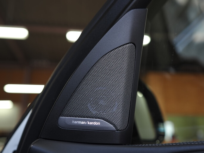 BMWX7のフロントドアツィーター
