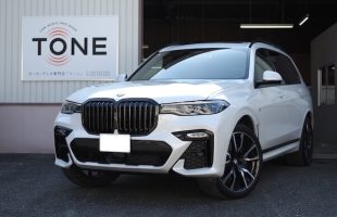 ＢＭＷ Ｘ７ フロントスピーカーとシート下ウーファー交換