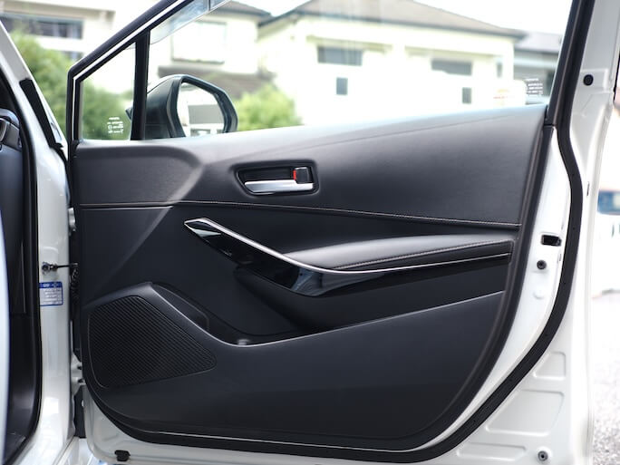 トヨタカローラツーリングのフロントドアにモレルのスピーカーを取り付け